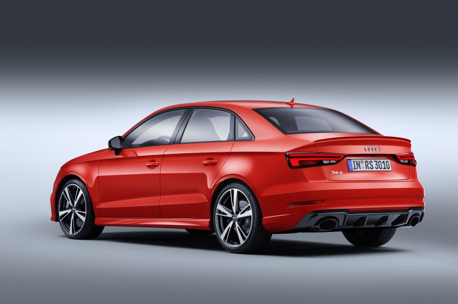  Audi RS3 Sedan (8V) 2016 года  (WW) (фото 10 из 47)